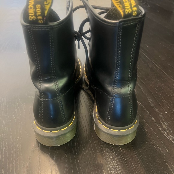Dr. Doc Martens Wonen's size 8 Leahter Lace Up Boots - Picture 2 of 10
